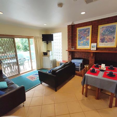 אפולו ביי Angela'S Beach Stays מראה חיצוני תמונה